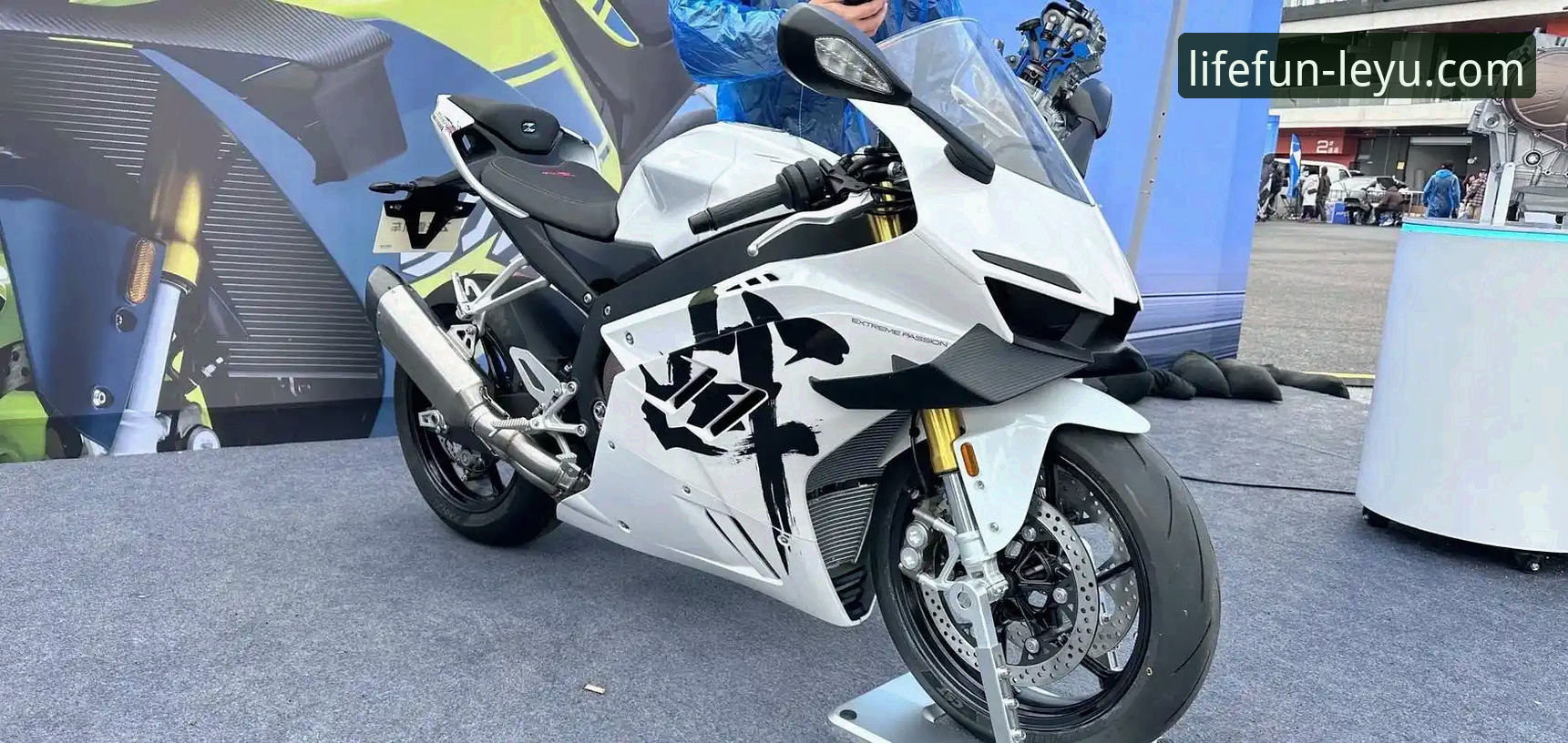 3个让车迷热血沸腾的瞬间——张雪机车车队匈牙利站夺冠全记录